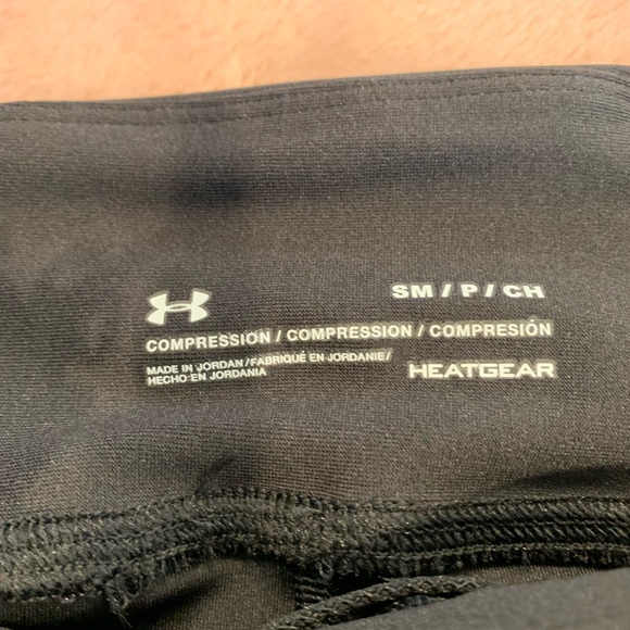New! Under Armour Heat Gear Workout Capris - Picture 8 of 8
